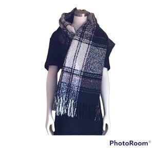 🍄 FREE with any purchase ⭐️ Large Call it Spring Scarf.